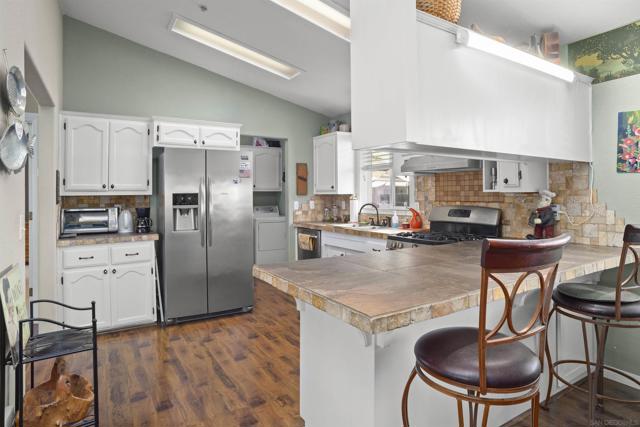 Image 19 of 60 For 9421 Los Coches Rd