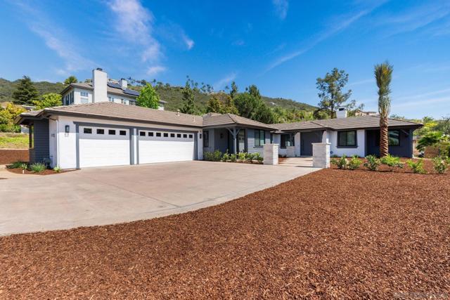 2511 San Clemente Ave, Vista CA: https://media.crmls.org/mediaz/a1a43430-50c6-4da2-8f87-c55f02c07697.jpg