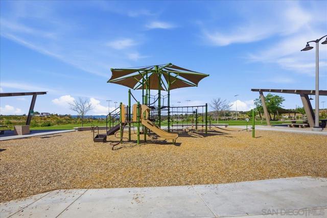 39319 Corvina, Temecula CA: https://media.crmls.org/mediaz/a1a4ada0-c28f-4f9b-bec7-9354e9baefb8.jpg