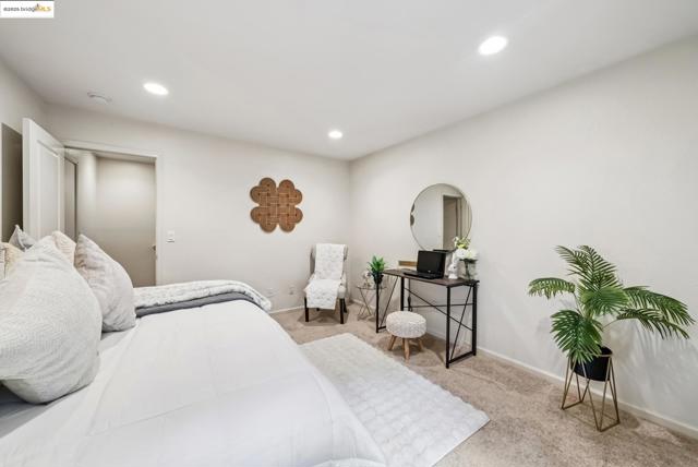 1861 Parkside Dr, Concord CA: https://media.crmls.org/mediaz/a1a4ca91-3c17-4253-8e9f-aa2758aba98b.jpg