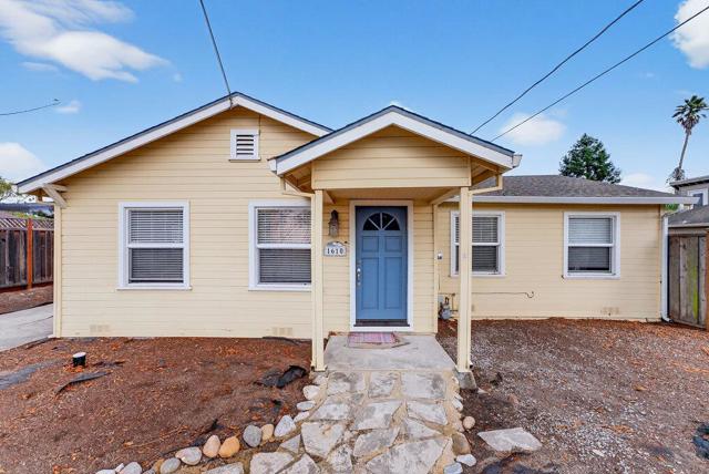 1610 Bulb Avenue, Santa Cruz CA: https://media.crmls.org/mediaz/a1a51967-0416-453a-b010-63117378c02e.jpg