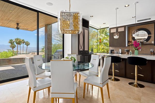 15 Buena Vista Court, Rancho Mirage CA: https://media.crmls.org/mediaz/a1a5b90b-cad9-4f20-8ff5-51678bc9edda.jpg