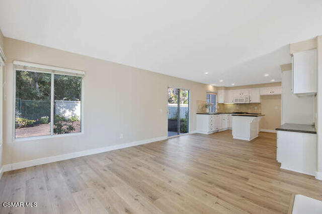 1636 Meadowglen Court, Newbury Park CA: https://media.crmls.org/mediaz/a1a6d9d7-8d0f-4eb9-aa31-46d0054c649a.jpg