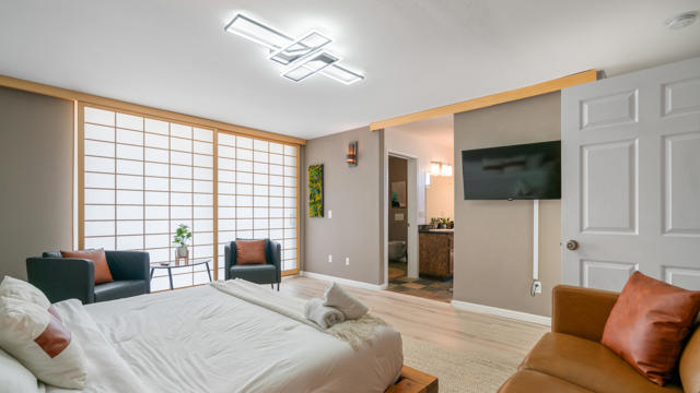 6946 Lennox Avenue, Yucca Valley CA: https://media.crmls.org/mediaz/a1a75d2e-2f74-4b9d-82a6-a22cbac7c49d.jpg