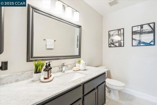 739 Devils Drop Ct, Richmond CA: https://media.crmls.org/mediaz/a1a7c676-df8f-4719-ab35-1165b174a8d9.jpg