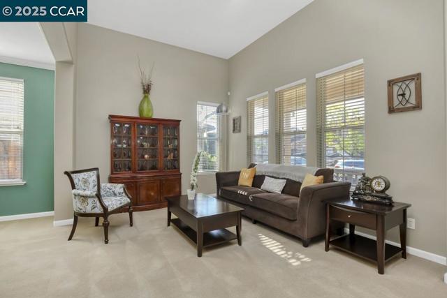 755 Boltzen St, Brentwood CA: https://media.crmls.org/mediaz/a1a81ac7-6fed-43de-a166-aeaf5628c2a4.jpg