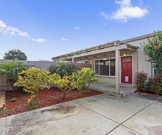 Detail Gallery Image 2 of 15 For 3001 Isle Way #B,  Oxnard,  CA 93035 - 2 Beds | 1/1 Baths