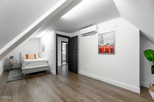 1161 Ruberta Avenue, Glendale CA: https://media.crmls.org/mediaz/a1a8ce17-e74b-46d4-a1a9-d679ef87f138.jpg