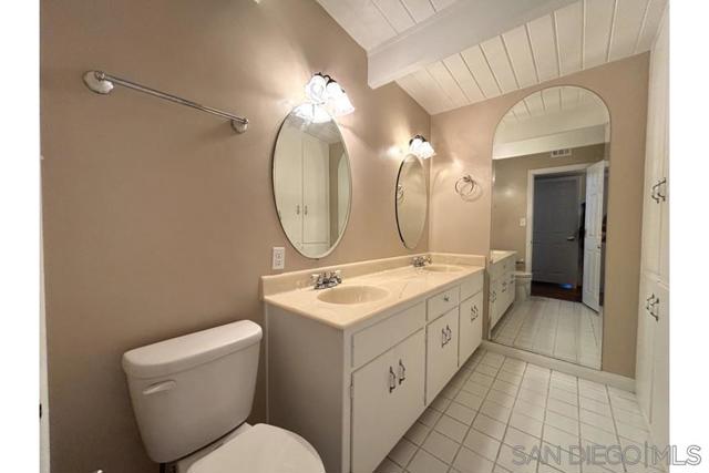 920 Country Club, Coronado CA: https://media.crmls.org/mediaz/a1a9ae27-720c-4691-b8e8-a3cde681a05c.jpg