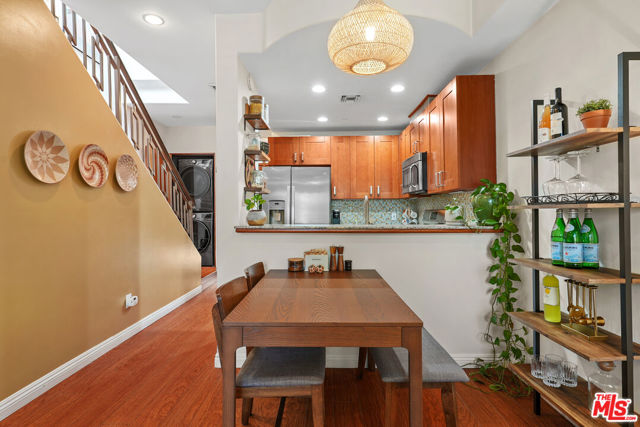 5303 Satsuma Avenue, North Hollywood CA: https://media.crmls.org/mediaz/a1aa895f-2738-426c-a2b8-0a98733d8d4e.jpg