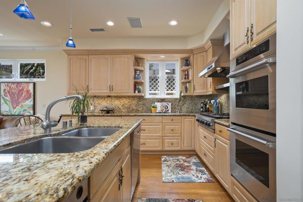 4330 Niagara Avenue - photo 15