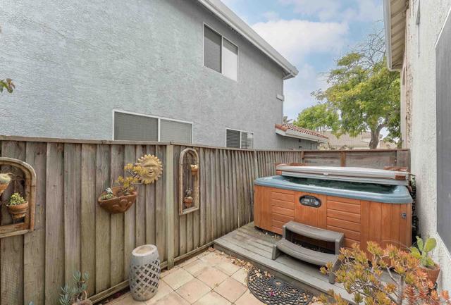 Image 31 of 33 For 1910 Burgundy Way