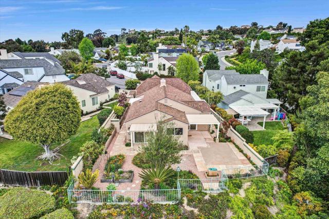 4459 Dorchester Pl, Carlsbad CA: https://media.crmls.org/mediaz/a1abedd9-1142-486a-b9e7-858bc01b579c.jpg