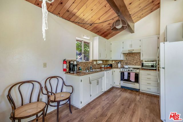 2378 Rim Of The World Drive, Running Springs CA: https://media.crmls.org/mediaz/a1ac02ec-627c-4ee9-bf05-38091debab1e.jpg