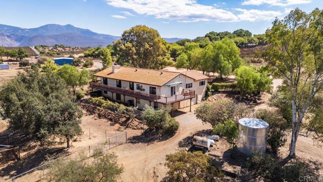 25082 Four Corners Road, Ramona CA: https://media.crmls.org/mediaz/a1acdcb3-6d30-4897-aea3-a71c47941010.jpg