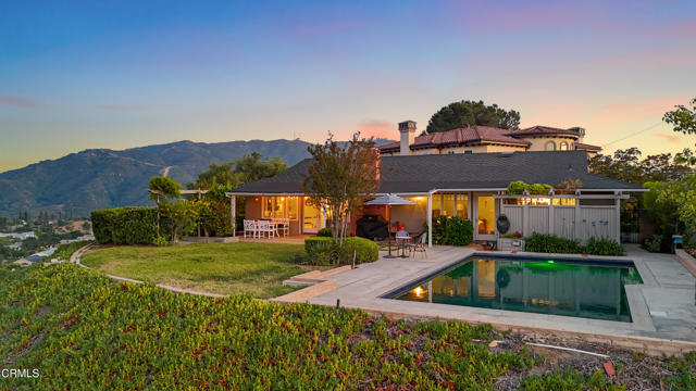 Detail Gallery Image 3 of 69 For 9670 Crystal View Dr., Tujunga,  CA 91042 - 3 Beds | 2 Baths