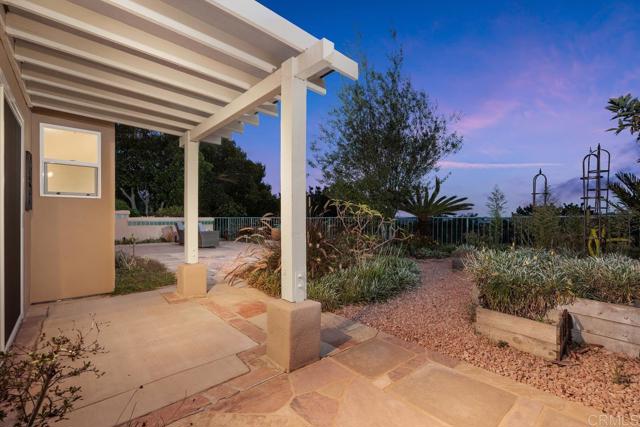 Detail Gallery Image 5 of 45 For 4459 Dorchester Pl, Carlsbad,  CA 92010 - 3 Beds | 2 Baths