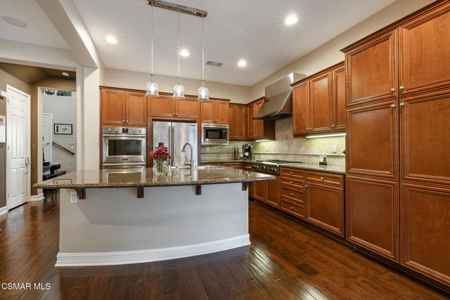 5019 Corral Street, Simi Valley CA: https://media.crmls.org/mediaz/a1ad5e77-9fef-417d-856d-e7ee96d07d98.jpg