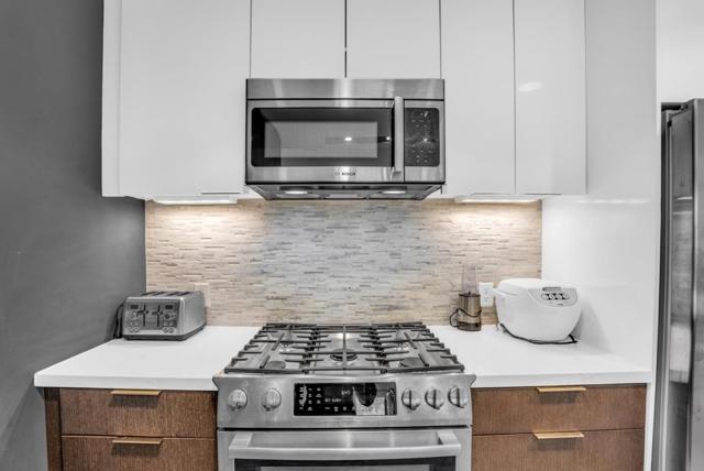 10 Innes Court, San Francisco CA: https://media.crmls.org/mediaz/a1add0e6-80a2-41c9-8e7b-6905fb73d19b.jpg