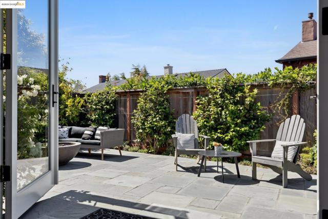 412 Scenic Avenue, Piedmont CA: https://media.crmls.org/mediaz/a1adea97-32e4-4779-b934-4b2141ed0cca.jpg