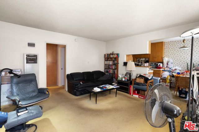 1825 Purdue Avenue, Los Angeles CA: https://media.crmls.org/mediaz/a1ae169d-d3a3-40f3-a252-a5707f4fbb91.jpg