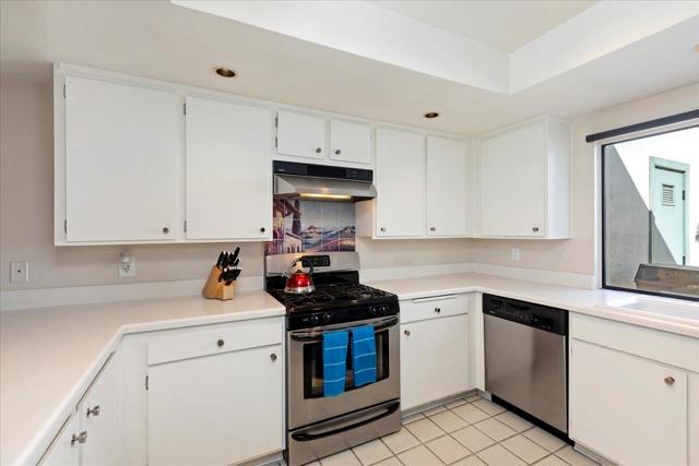 1711 Grand Bahama Drive W, Palm Springs, CA 92264