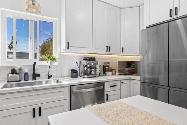 Detail Gallery Image 7 of 41 For 704 Aster St, Escondido,  CA 92027 - 4 Beds | 2 Baths