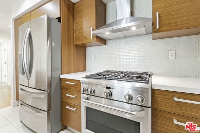 11715 Goshen Avenue, Los Angeles CA: https://media.crmls.org/mediaz/a1af60d4-cd22-417b-b4f8-b63947eb1971.jpg
