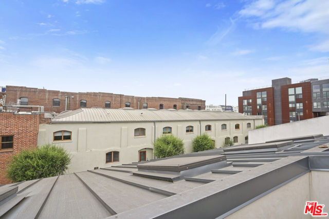 940 E 2nd Street, Los Angeles CA: https://media.crmls.org/mediaz/a1b0ceee-5fcc-4834-9c9e-ca4a224ce24e.jpg