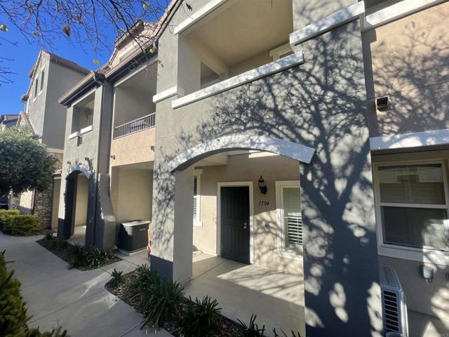 Detail Gallery Image 2 of 7 For 1504 Mirabelle Ln, Santee,  CA 92071 - 3 Beds | 3/1 Baths