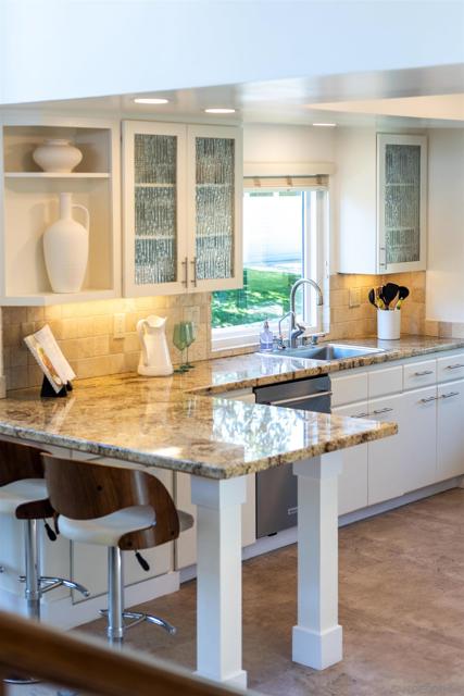 2207 Caminito Cabala, La Jolla CA: https://media.crmls.org/mediaz/a1b12565-c041-422f-9832-6c818a6ce431.jpg