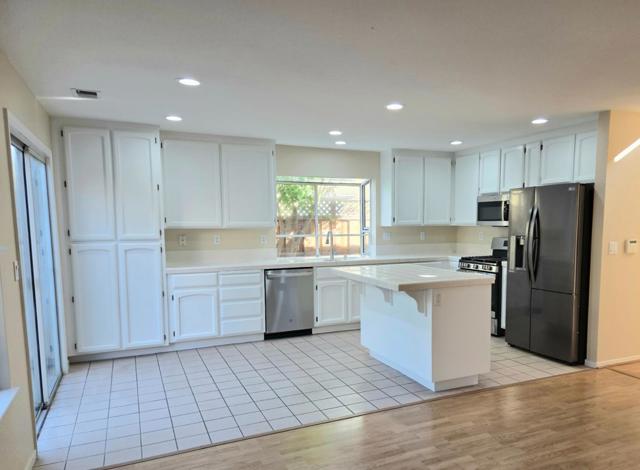 2666 Hesselbein Way, San Jose CA: https://media.crmls.org/mediaz/a1b152e2-6ae4-4719-8797-c869fa4404ae.jpg