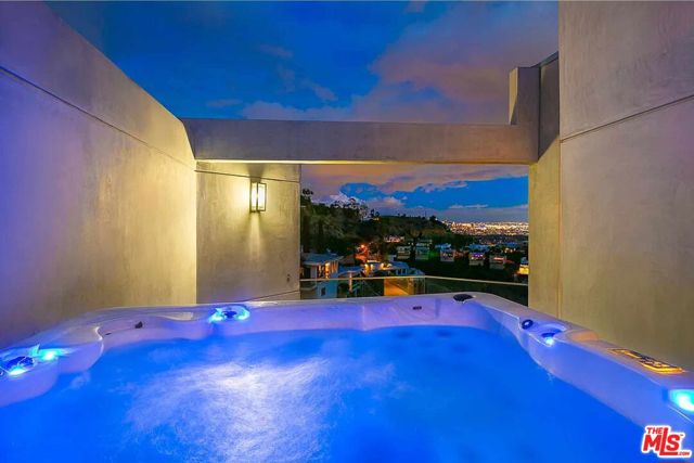 2183 Sunset Plaza Drive, Los Angeles CA: https://media.crmls.org/mediaz/a1b1631c-b1cf-4555-9971-96d4535baeae.jpg