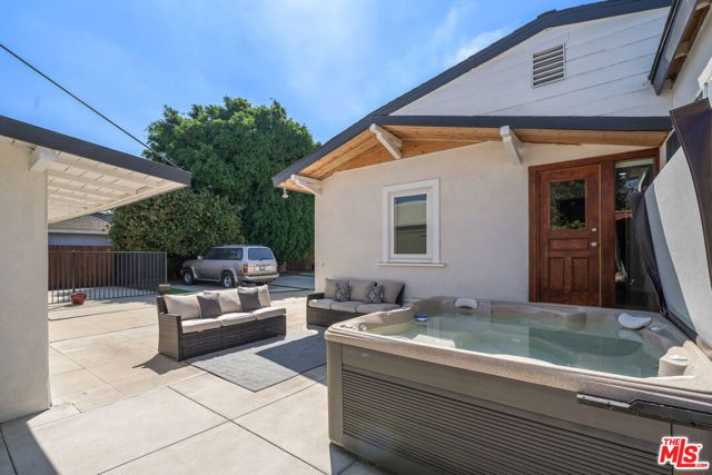 519 W Elm Avenue, Inglewood CA: https://media.crmls.org/mediaz/a1b16ee7-8a4b-4daf-bda1-069e0a3977ff.jpg