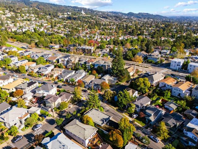 1200 El Centro Avenue, Oakland CA: https://media.crmls.org/mediaz/a1b18468-a3af-40f9-81fa-e589798b39a8.jpg