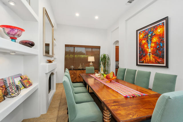 284 Loch Lomond Road, Rancho Mirage CA: https://media.crmls.org/mediaz/a1b184e5-c5b1-4f09-bf63-2465a16ce87b.jpg