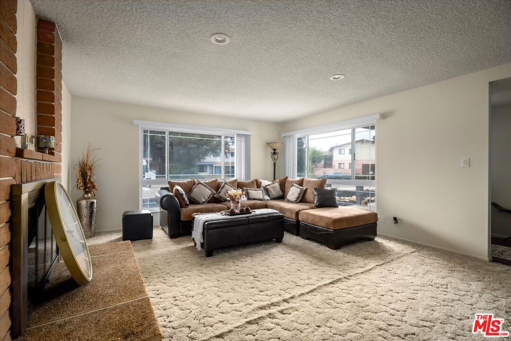 MLS #26856427 image #2