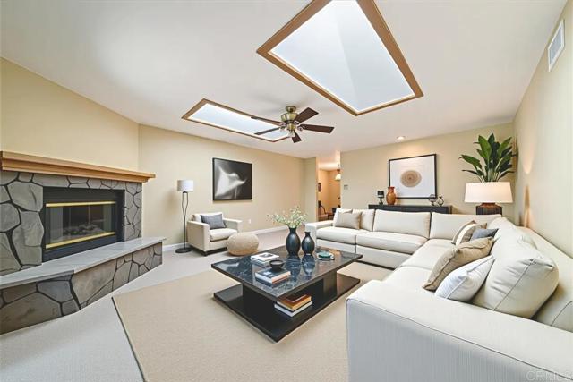 Detail Gallery Image 4 of 29 For 2073 Mountain View Dr, Escondido,  CA 92027 - 4 Beds | 2 Baths
