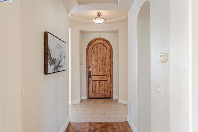 Image 4 of 51 For 9542 Velvet Leaf Cir