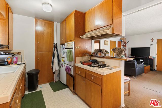 1825 Purdue Avenue, Los Angeles CA: https://media.crmls.org/mediaz/a1b330db-80a7-44ed-aba5-4aed103f25d5.jpg