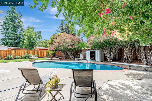 3812 Fernwood Ct, Concord CA: https://media.crmls.org/mediaz/a1b40676-f70c-4990-868e-6a520788865d.jpg