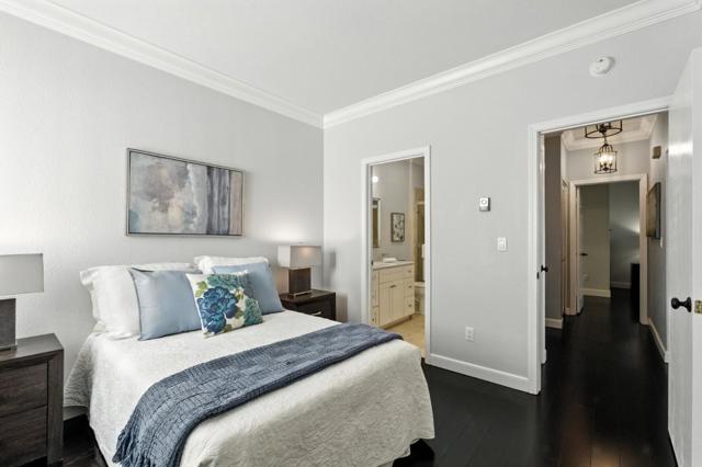 425 Cork Harbour Circle,  CA: https://media.crmls.org/mediaz/a1b41b3e-c547-4d26-b246-f10aad8c753c.jpg
