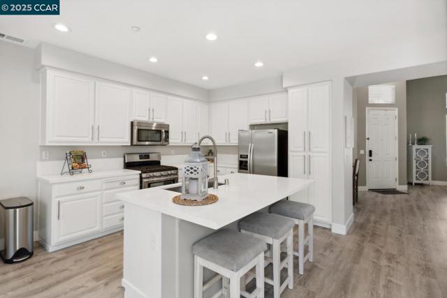 96 Heritage Way, Brentwood CA: https://media.crmls.org/mediaz/a1b49c45-840b-470b-b74d-c9a2e6605d8b.jpg