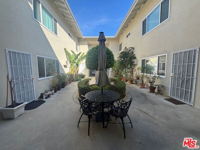 4300 Tujunga Avenue photo 8