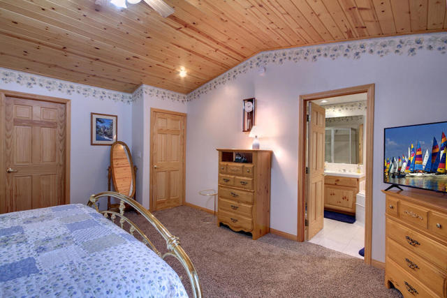 1769 Cascade Road, Big Bear CA: https://media.crmls.org/mediaz/a1b68742-6b83-4872-83ca-c428606f8936.jpg