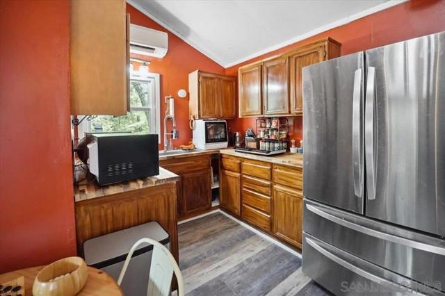 22230 Crestline Rd, Palomar Mountain CA: https://media.crmls.org/mediaz/a1b6c84e-726e-4a98-83a0-599b10499e2f.jpg