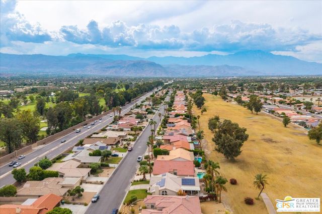 76954 Florida Avenue, Palm Desert CA: https://media.crmls.org/mediaz/a1b74fbb-8bac-43cc-a99a-2db9d86a42f5.jpg