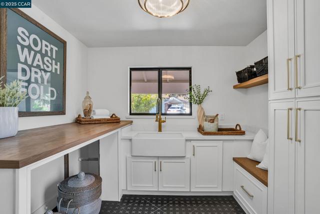 5505 Old School Rd, Pleasanton CA: https://media.crmls.org/mediaz/a1b77f4f-7cf2-464a-9c8c-0b200d8e5e69.jpg