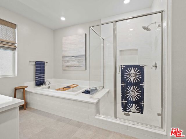 27717 Knoll View Place, Valencia CA: https://media.crmls.org/mediaz/a1b7c50f-6aee-418f-8f5a-c7f541804653.jpg