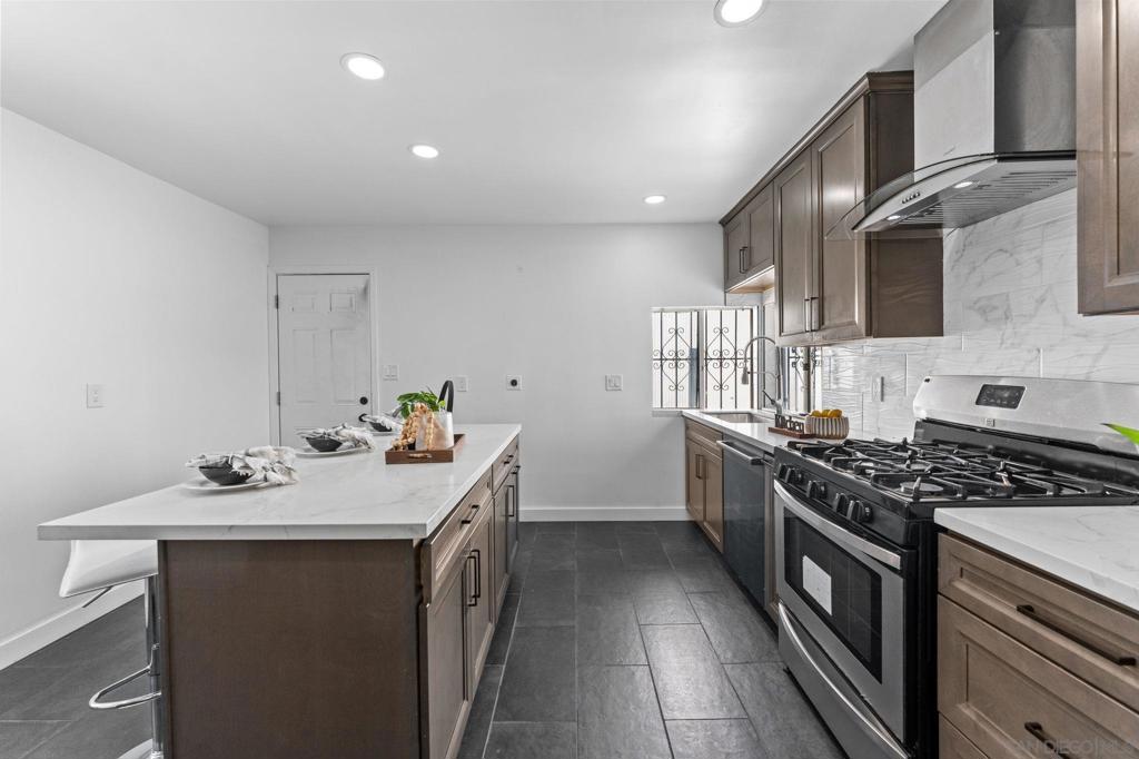 407 43rd St. - photo 18